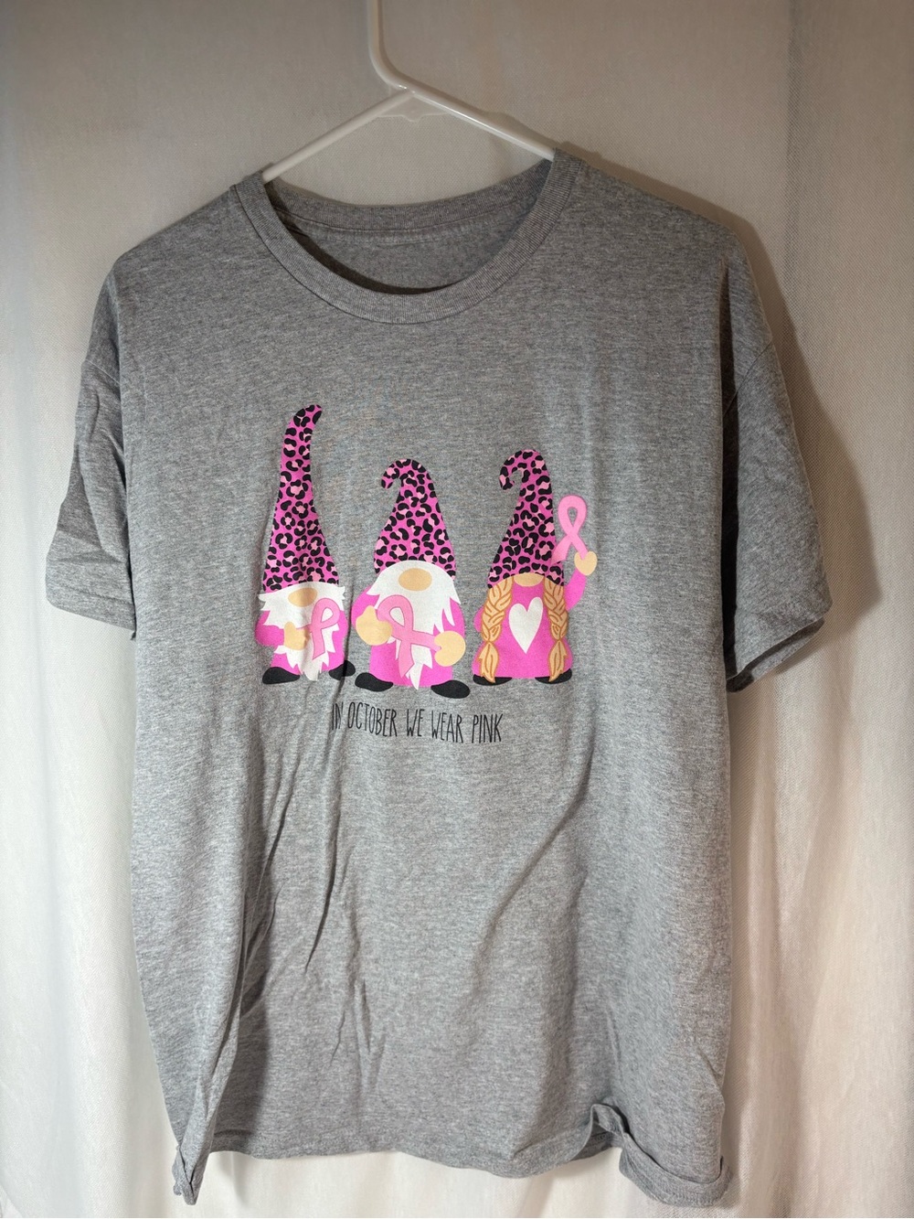 Gray T‑Shirt with Pink Gnome Breast Cancer Awareness Design size large